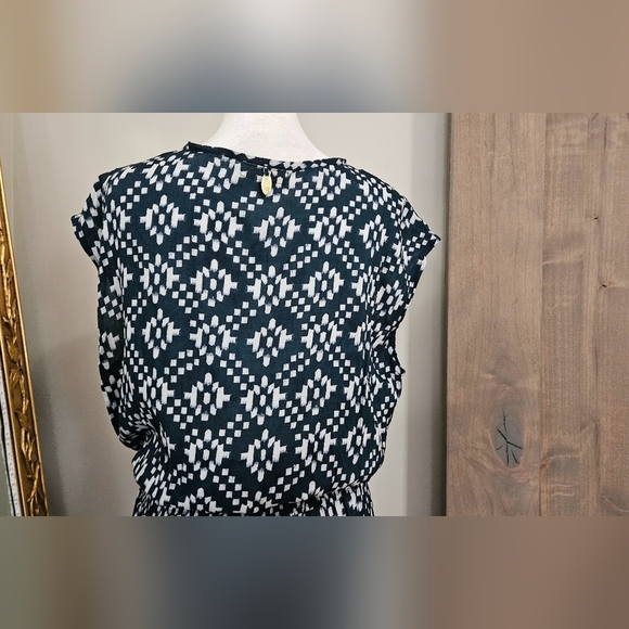 RUBYYAYA with Cap Dolman Sleeves - Picture 14 of 16